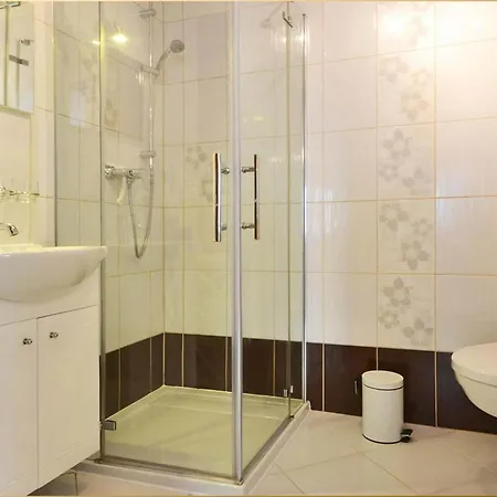 Haus Lindenstrasse * 제바트헤링스도르프